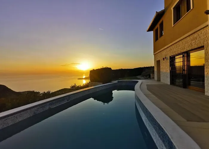 Lux Villa