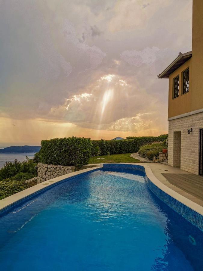 Villa Lux *