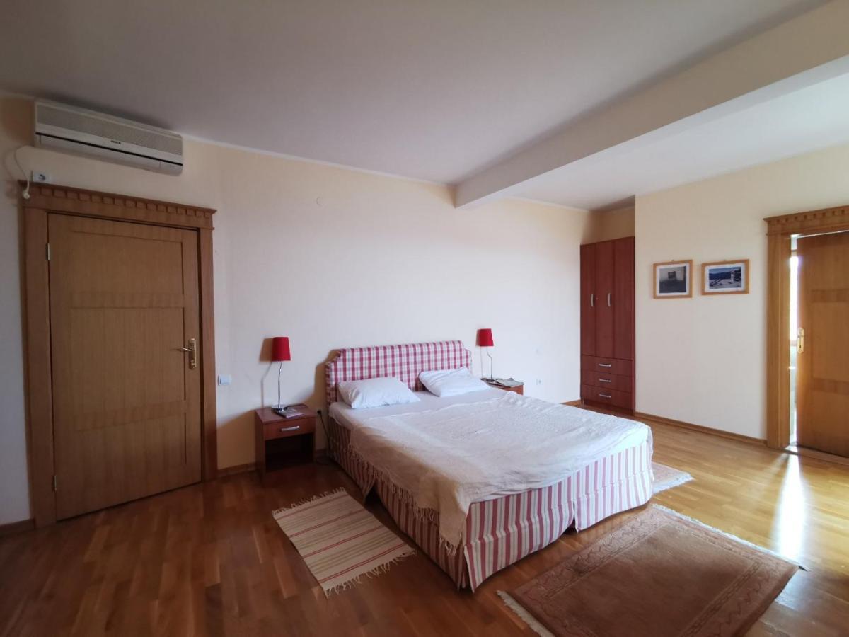 Lux Villa *